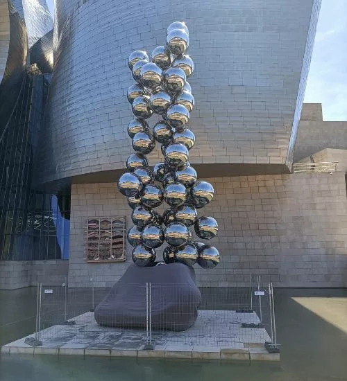 El gran árbol y el ojo de Anish Kapoor